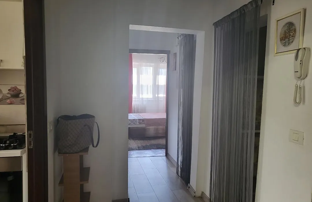 Apartament cu 3 camere chiar in inima Capitalei-1